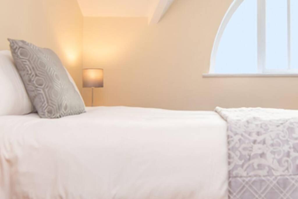 Latin Quarter Luxury Apartment Galway Ngoại thất bức ảnh